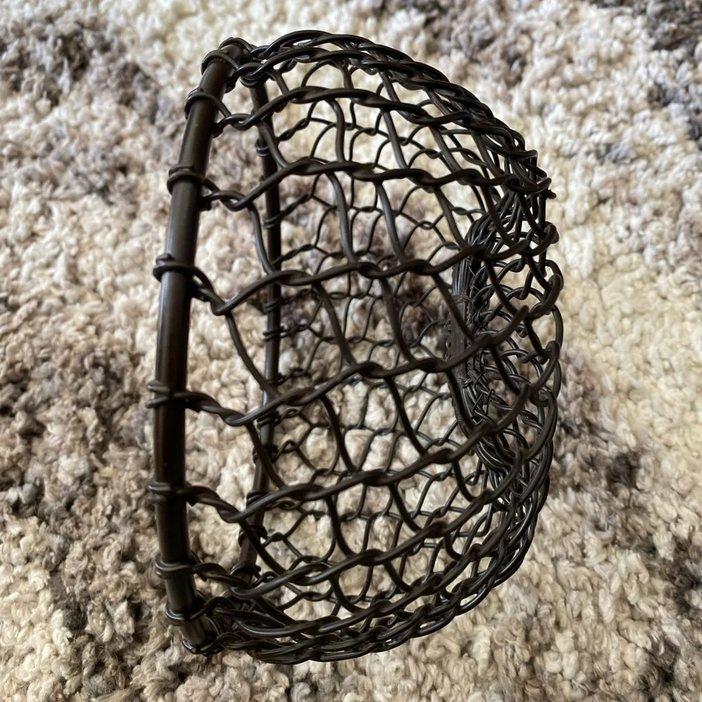 METAL WOVEN SMALL BASKET CATCH ALL